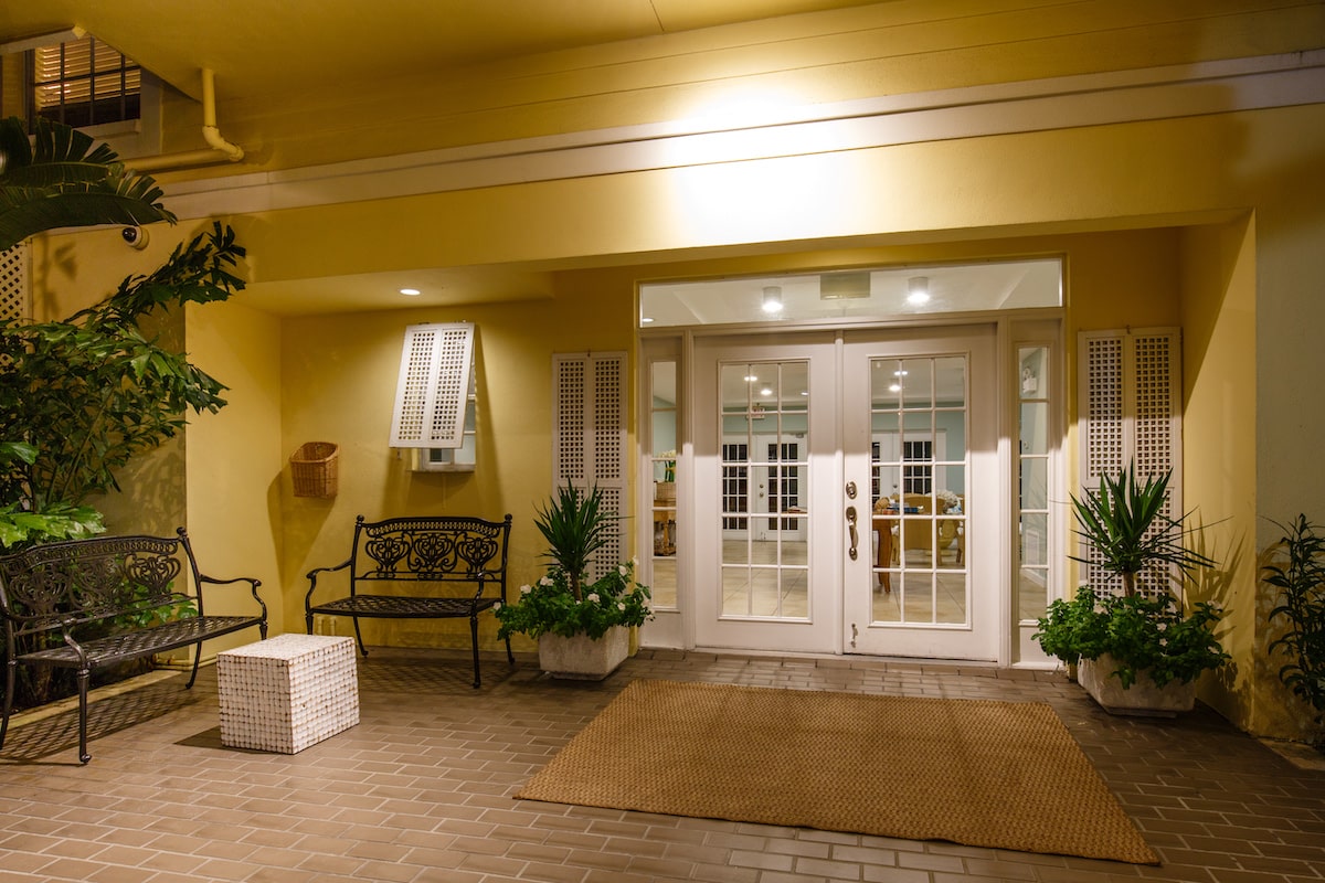 Naples Garden Inn Entrance Night View